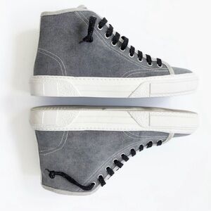 P448 Sally High Top Platform Sneaker